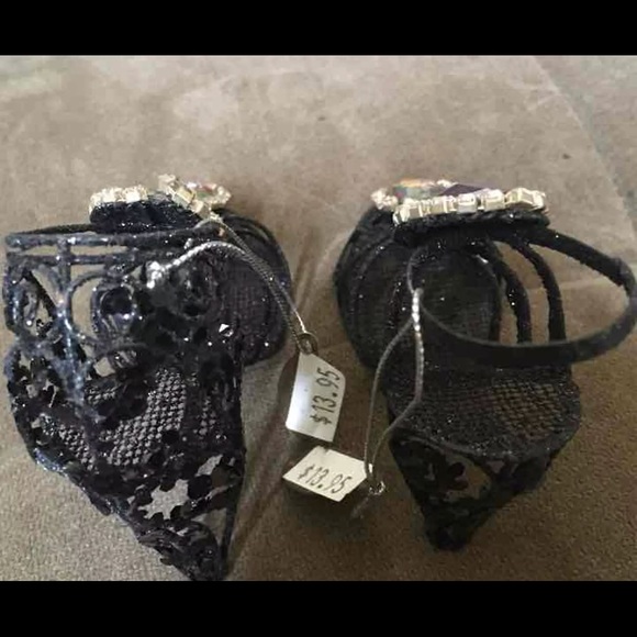 Cute Katherimes collections Heels - Picture 3 of 4